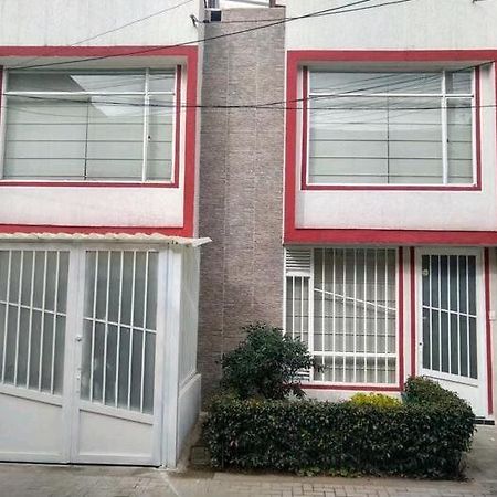 Alojamiento "Como En Casa" Cerca Al Aeropuerto!! Bogotá Exterior foto